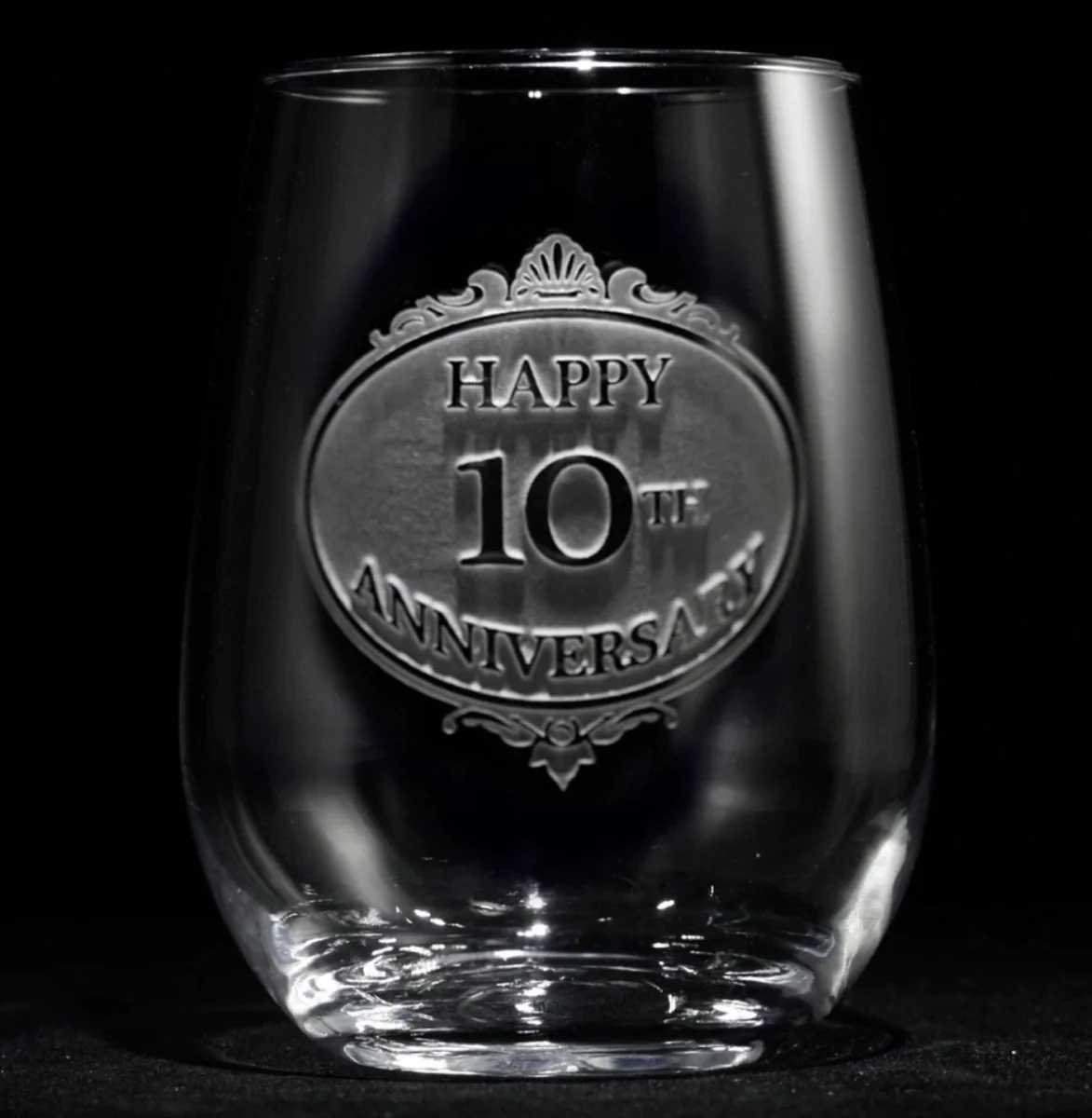 10th Anniversary Wine Glass - Image 2